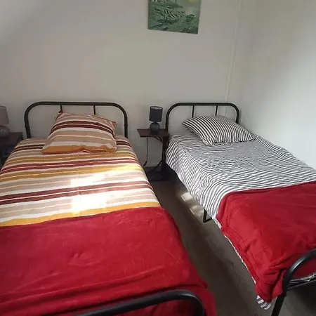 לינה וארוחת בוקר La Minouchette 2*