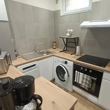 לינה וארוחת בוקר La Minouchette אטרטאט