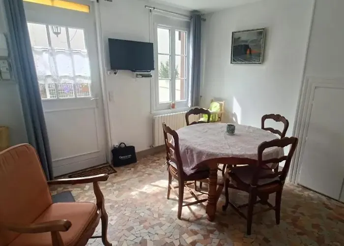 La Minouchette לינה וארוחת בוקר